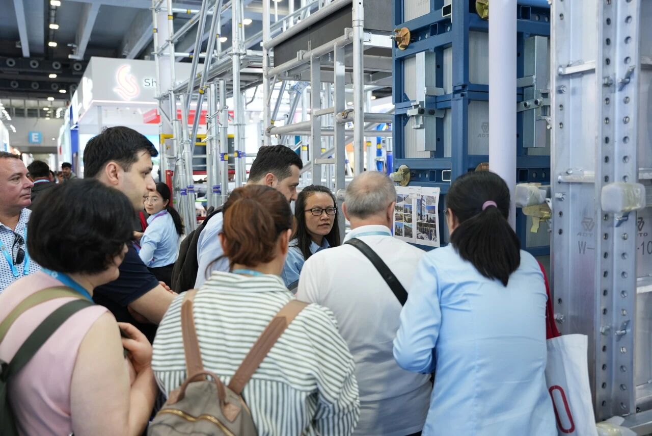 Meeting us at the 139th canton fair.jpg